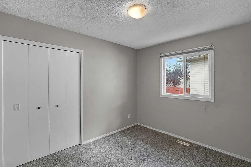 151 Midlawn Close SE Calgary AB T2X 1A7