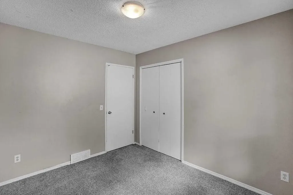 151 Midlawn Close SE Calgary AB T2X 1A7