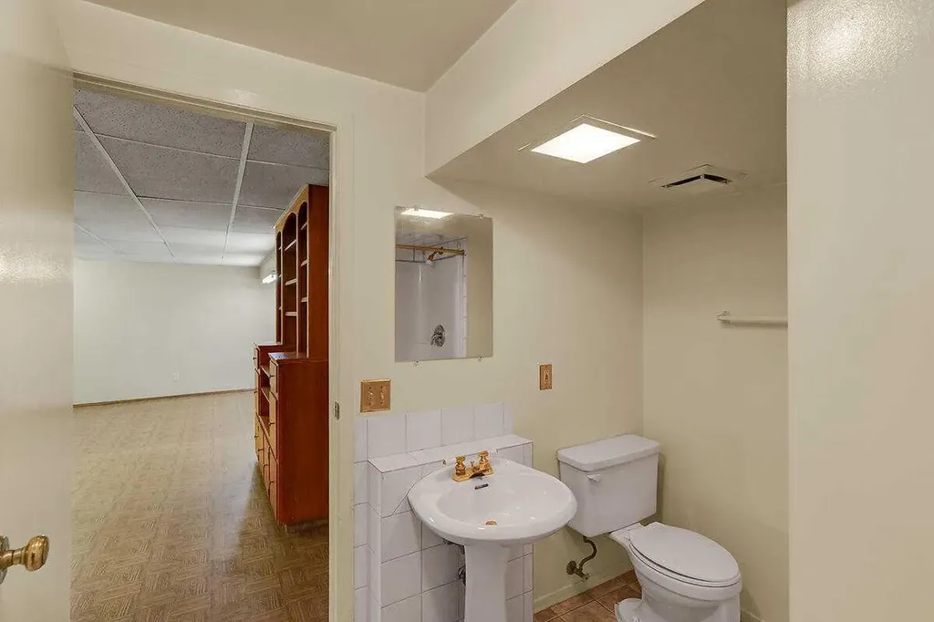 151 Midlawn Close SE Calgary AB T2X 1A7