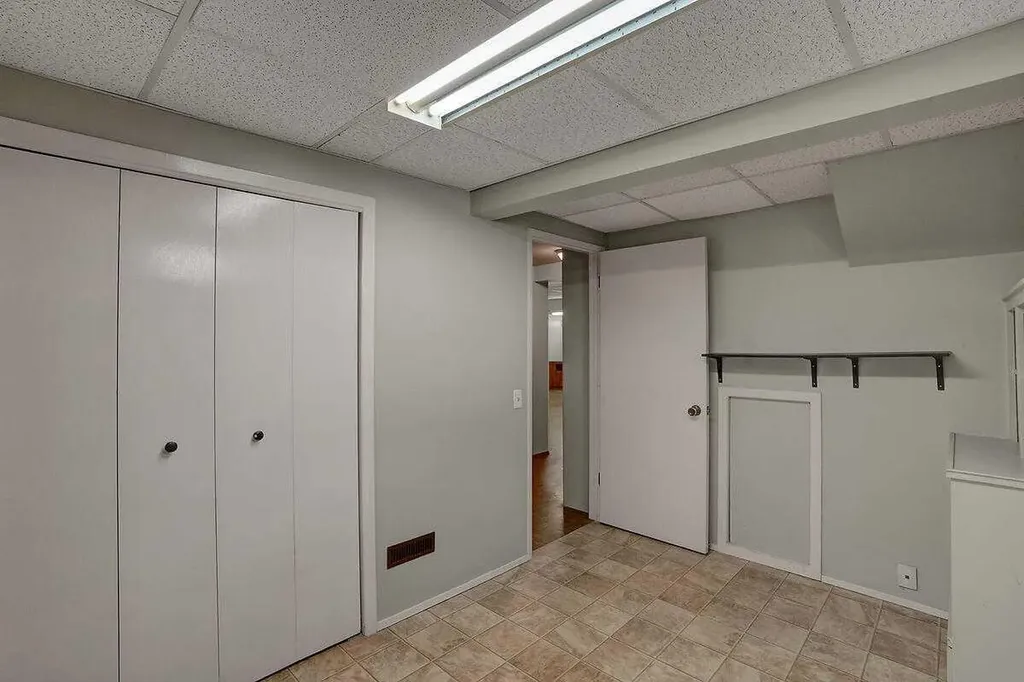 151 Midlawn Close SE Calgary AB T2X 1A7