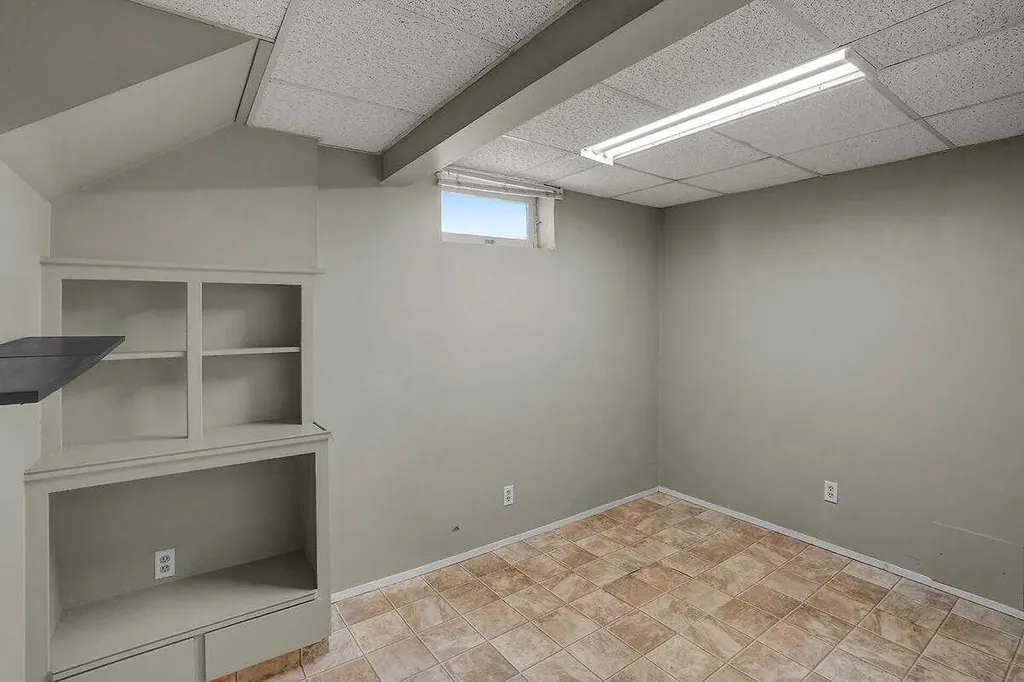151 Midlawn Close SE Calgary AB T2X 1A7