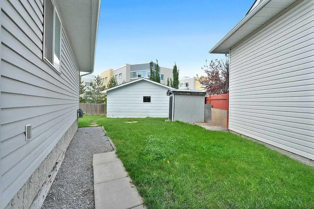 151 Midlawn Close SE Calgary AB T2X 1A7