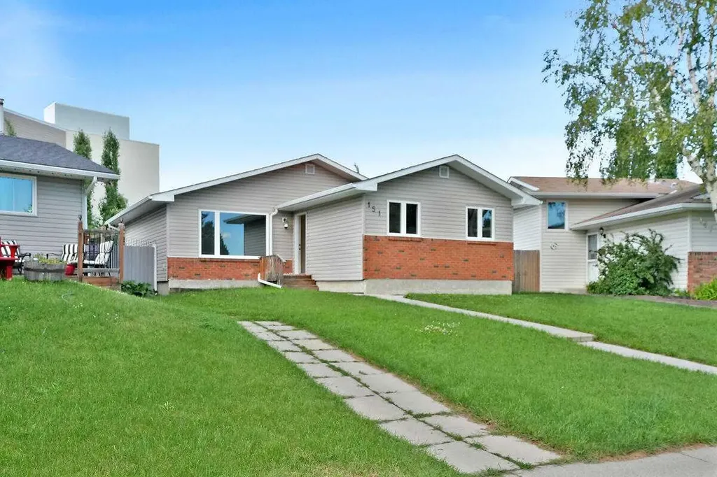 151 Midlawn Close SE Calgary AB T2X 1A7