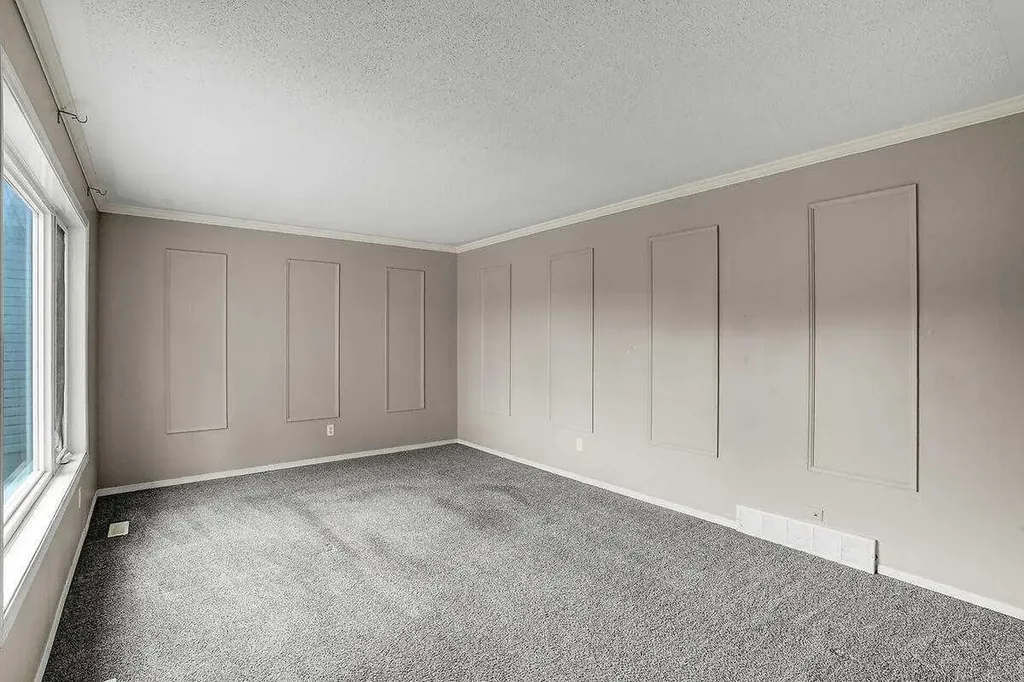 151 Midlawn Close SE Calgary AB T2X 1A7