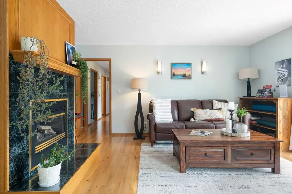 31 Biggar Heights Bay Rural Rocky View County AB T3R 1H4