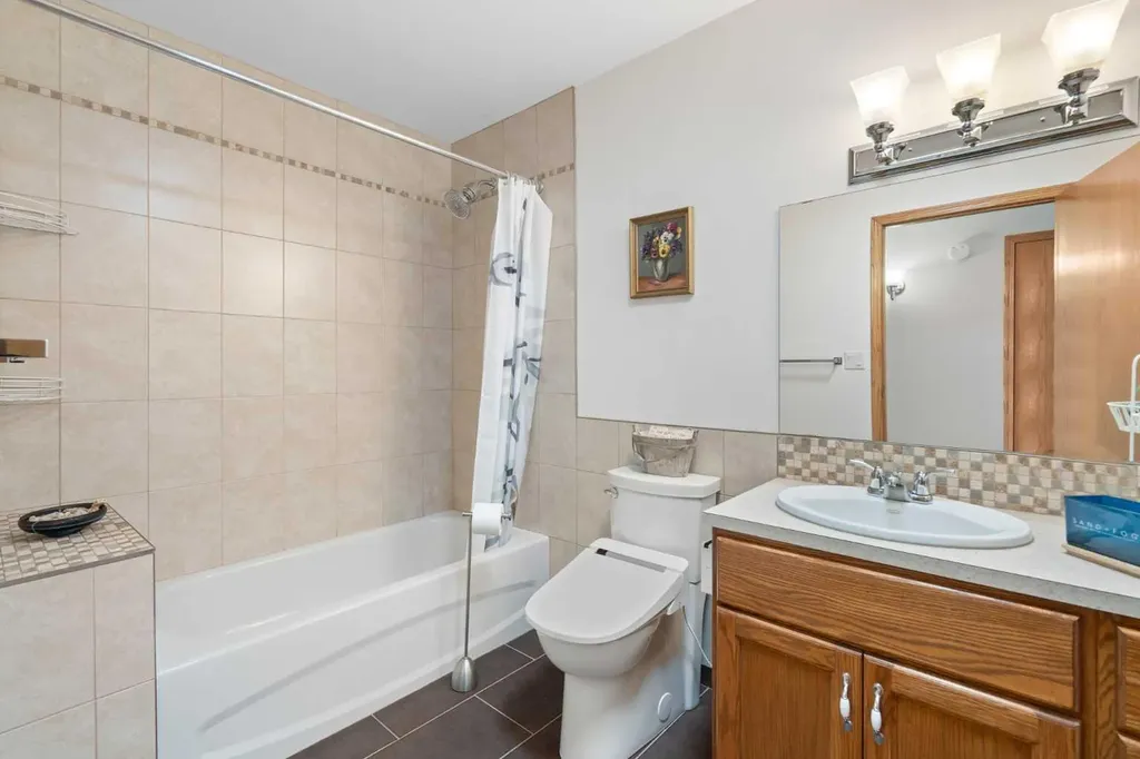31 Biggar Heights Bay Rural Rocky View County AB T3R 1H4