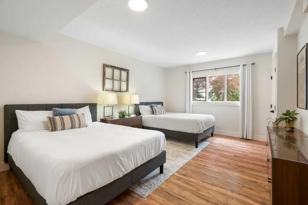 31 Biggar Heights Bay Rural Rocky View County AB T3R 1H4