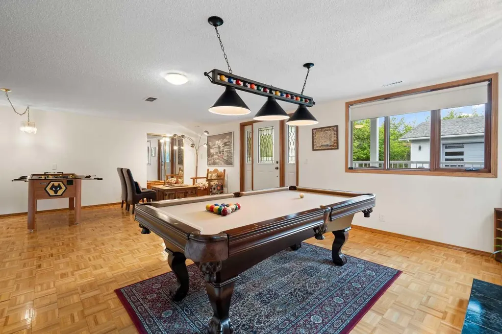 31 Biggar Heights Bay Rural Rocky View County AB T3R 1H4