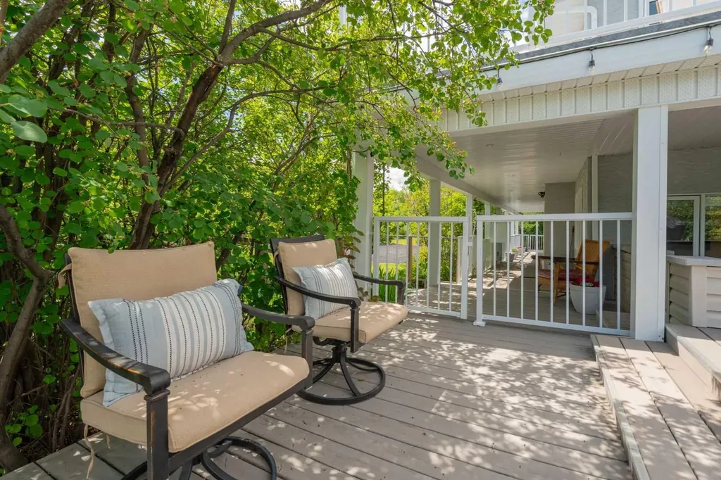 31 Biggar Heights Bay Rural Rocky View County AB T3R 1H4
