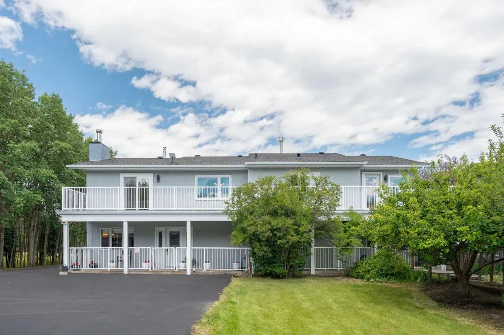31 Biggar Heights Bay Rural Rocky View County AB T3R 1H4