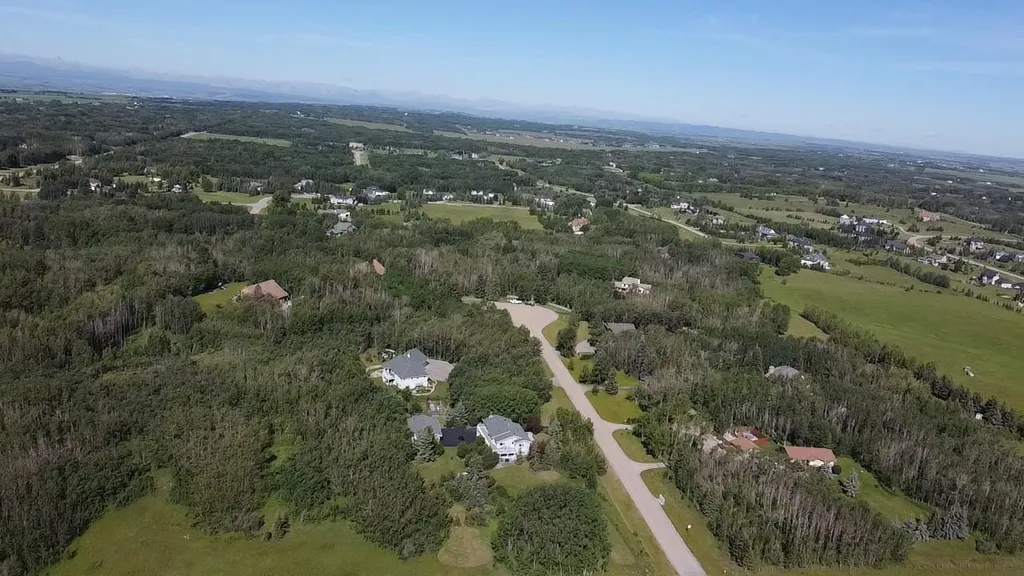 31 Biggar Heights Bay Rural Rocky View County AB T3R 1H4