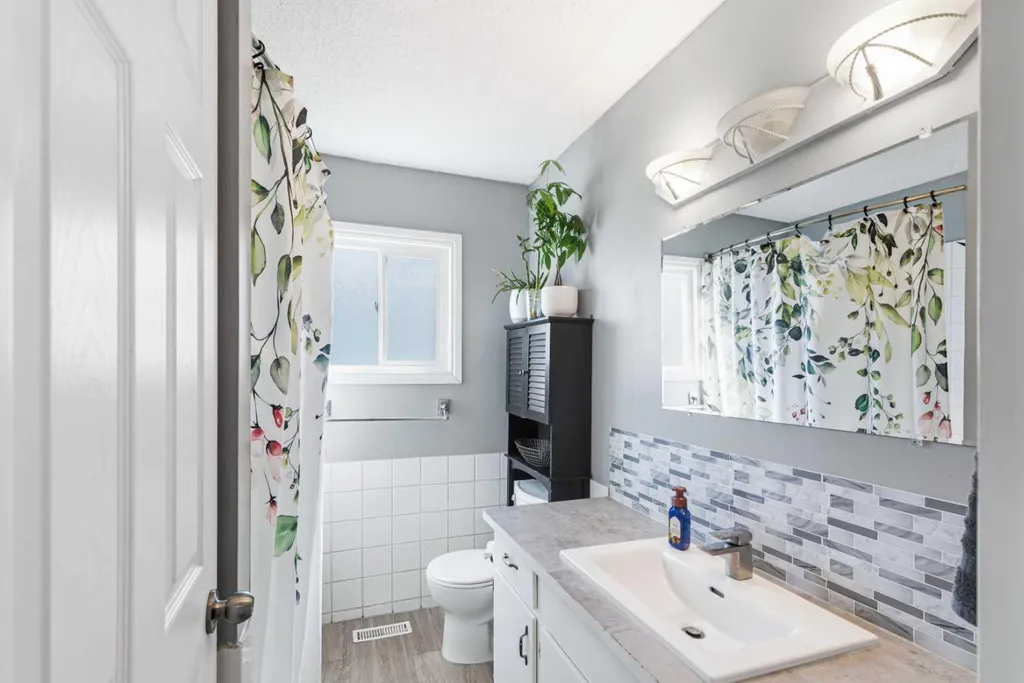 9224 107 Avenue Grande Prairie AB T8V 3W8