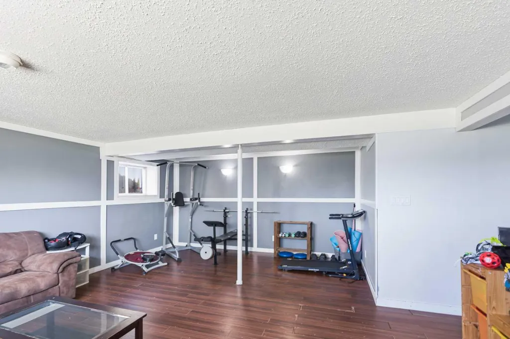 9224 107 Avenue Grande Prairie AB T8V 3W8