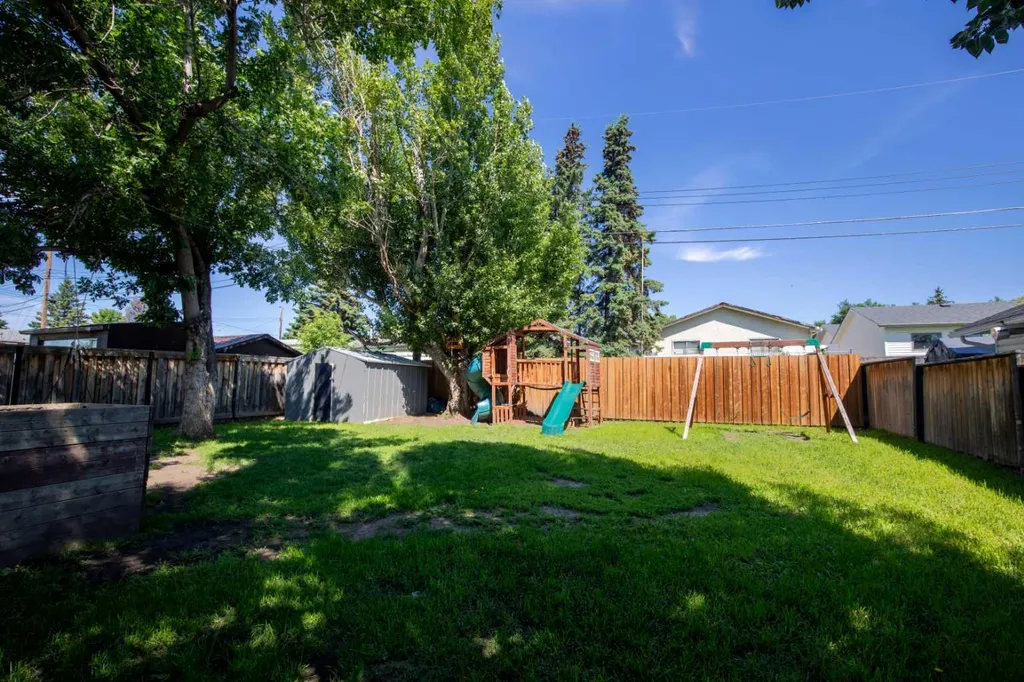 9224 107 Avenue Grande Prairie AB T8V 3W8