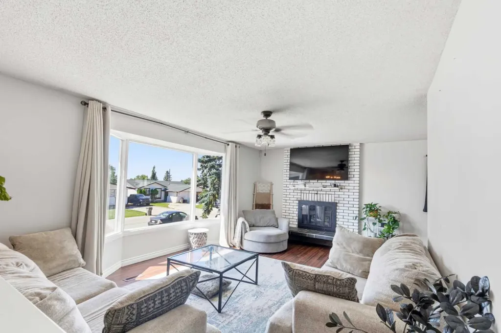 9224 107 Avenue Grande Prairie AB T8V 3W8