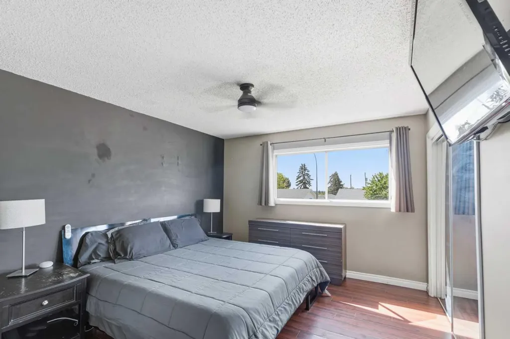 9224 107 Avenue Grande Prairie AB T8V 3W8