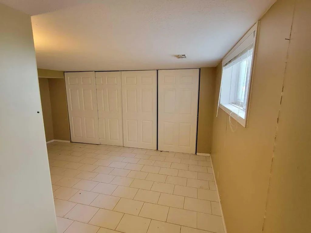 108 2 Avenue W Alliance AB T0B0A0