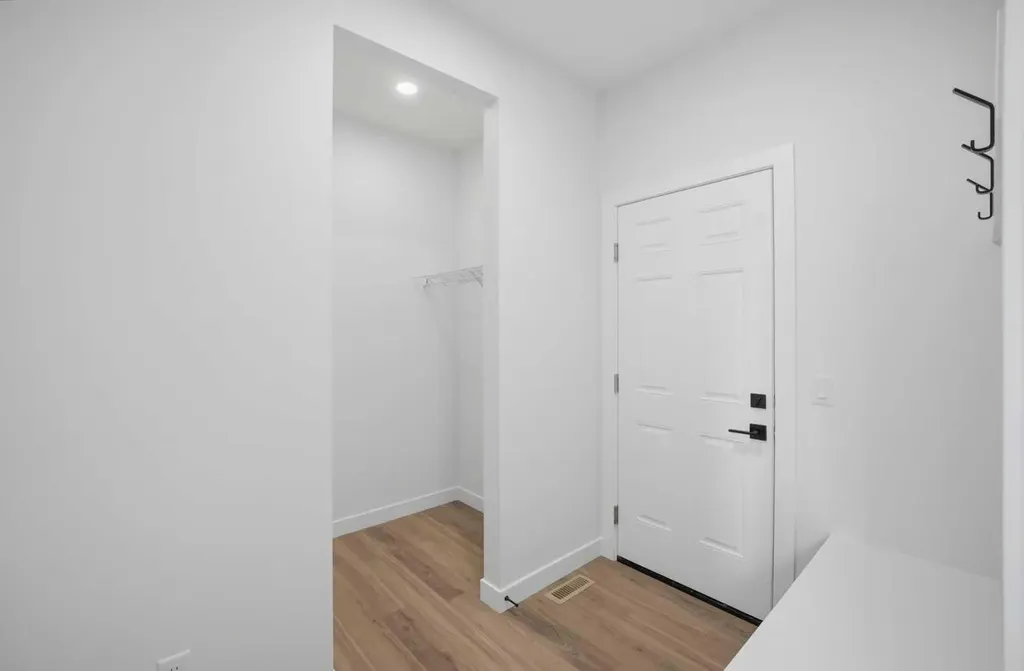 265 Dawson Wharf Crescent E Chestermere AB T1X 2X5