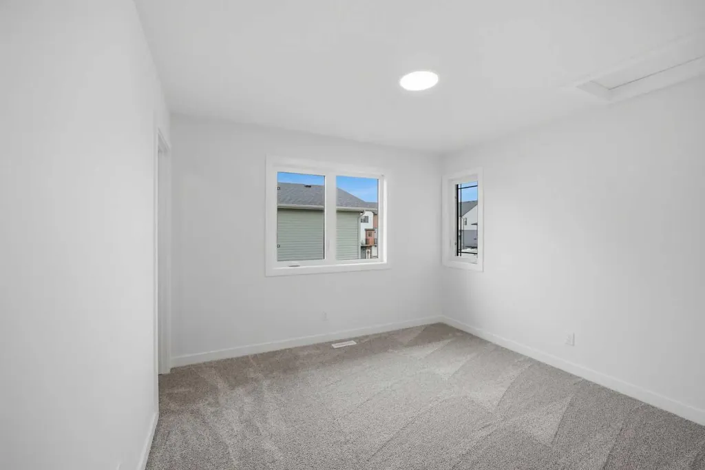 265 Dawson Wharf Crescent E Chestermere AB T1X 2X5