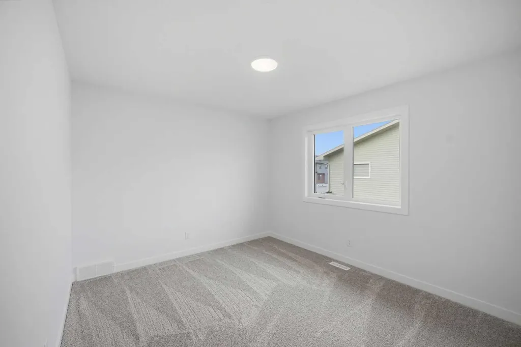265 Dawson Wharf Crescent E Chestermere AB T1X 2X5