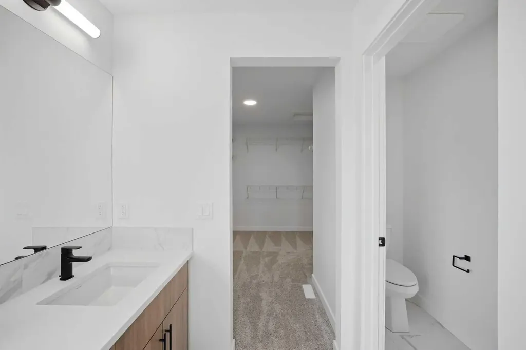 265 Dawson Wharf Crescent E Chestermere AB T1X 2X5
