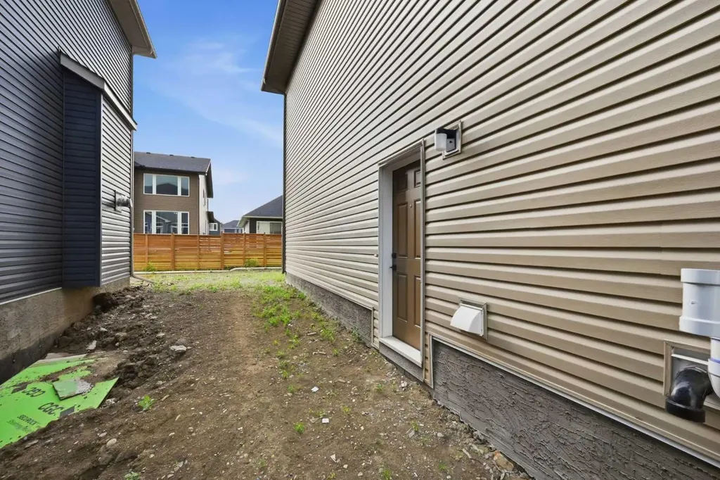 265 Dawson Wharf Crescent E Chestermere AB T1X 2X5