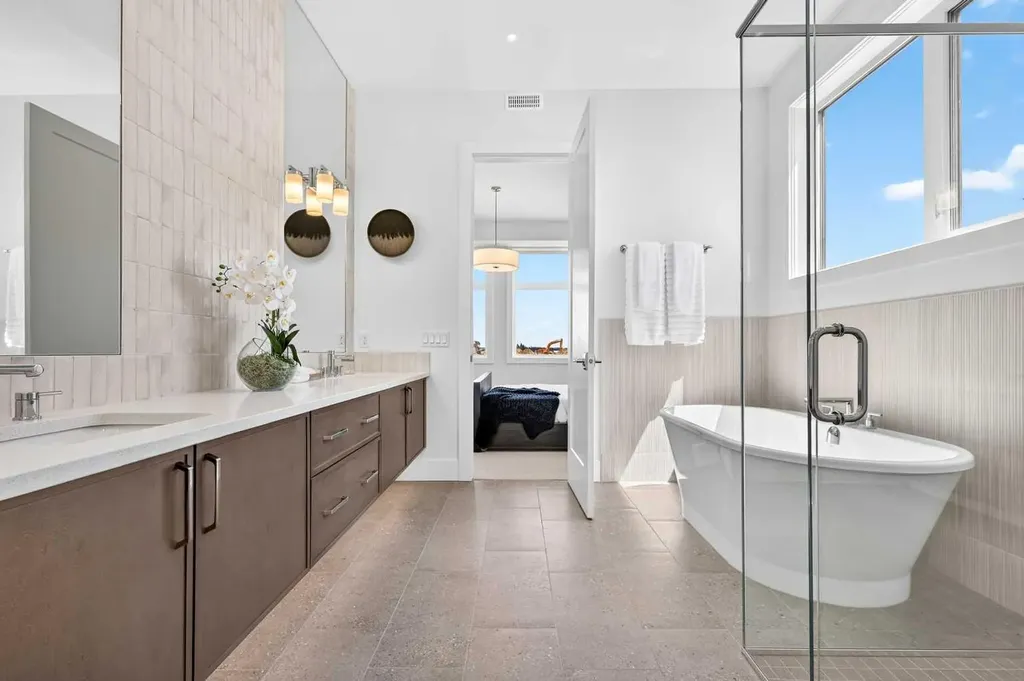 140 Marina Cove SE Calgary AB T3M 3P4