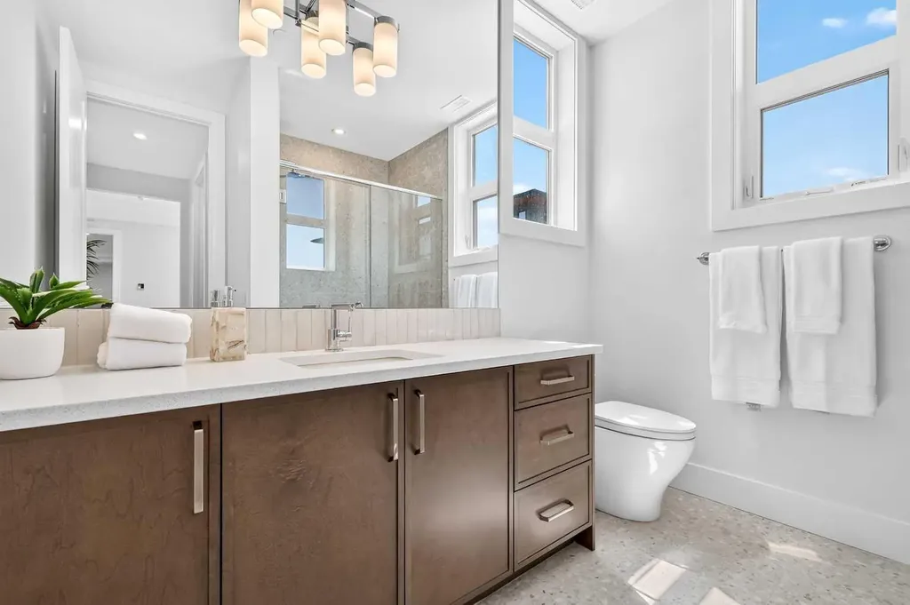 140 Marina Cove SE Calgary AB T3M 3P4