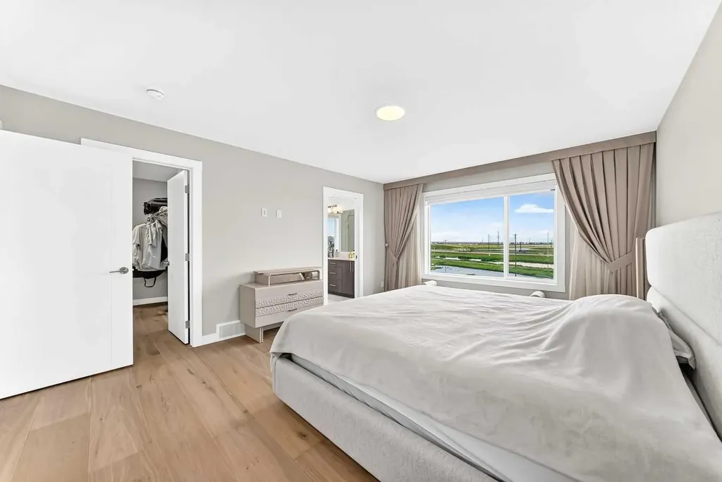 171 Corner Glen Grove NE Calgary AB T3N 2S3