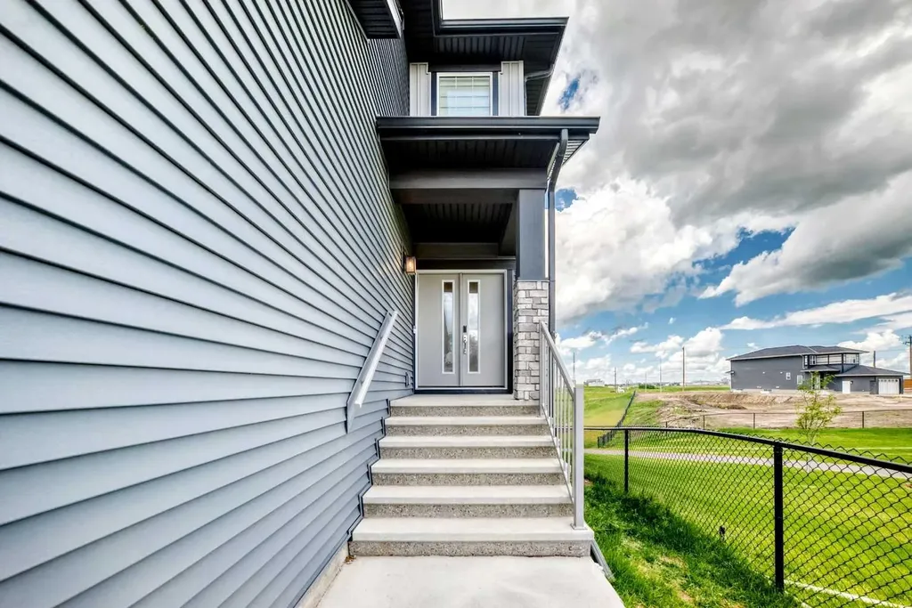 171 Corner Glen Grove NE Calgary AB T3N 2S3