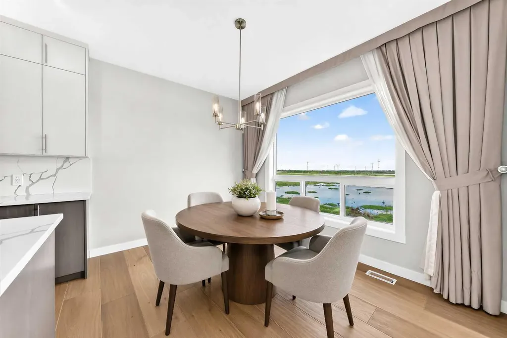 171 Corner Glen Grove NE Calgary AB T3N 2S3