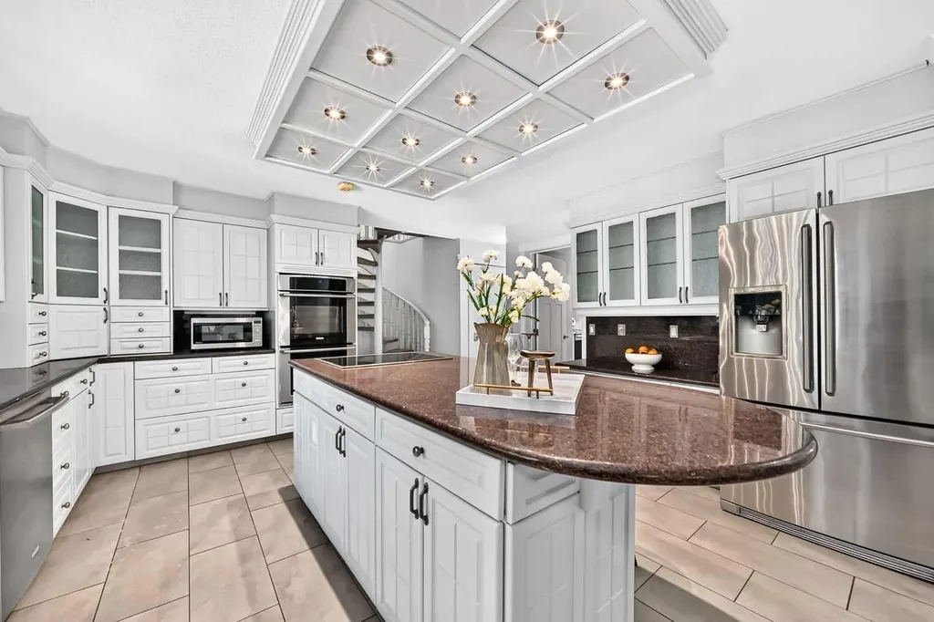 884 East Chestermere Chestermere AB T1X 1A7