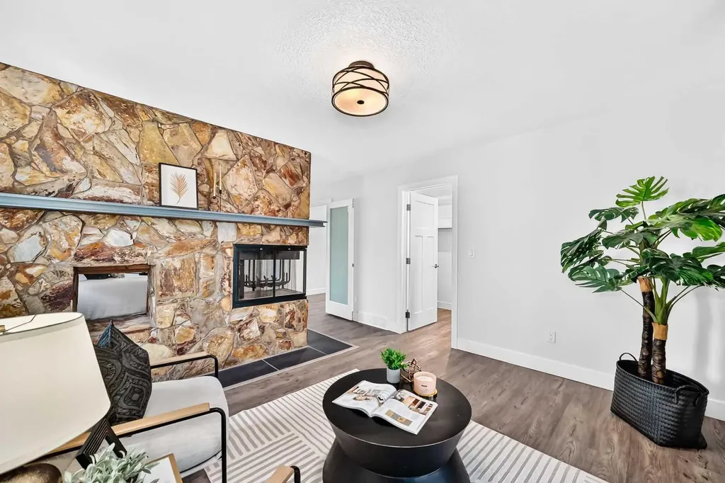 884 East Chestermere Chestermere AB T1X 1A7