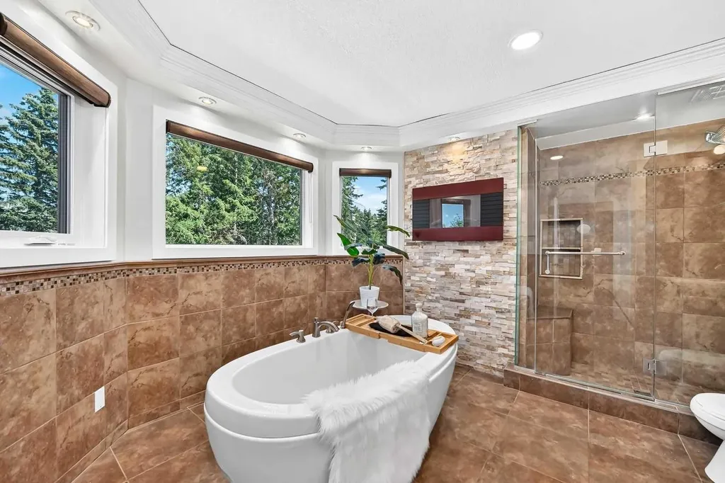 884 East Chestermere Drive Chestermere AB T1X 1A7
