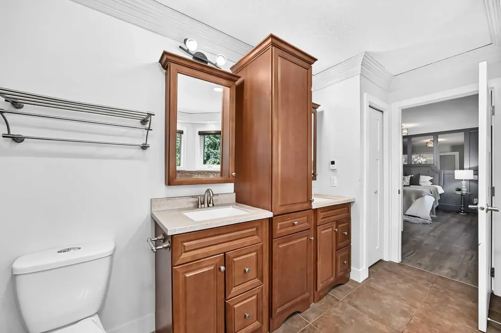 884 East Chestermere Chestermere AB T1X 1A7