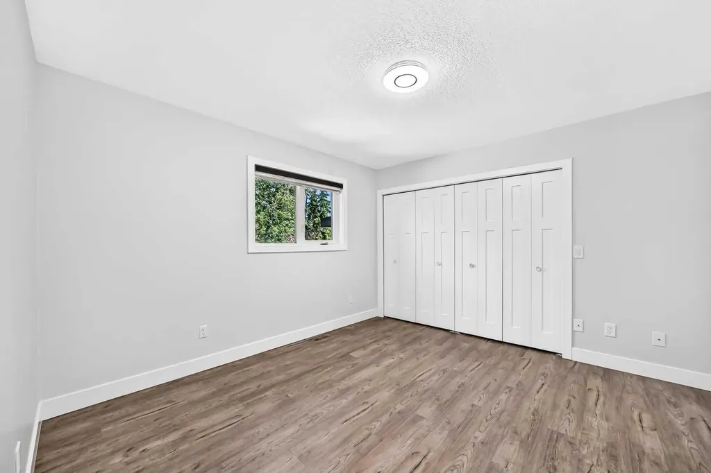 884 East Chestermere Chestermere AB T1X 1A7