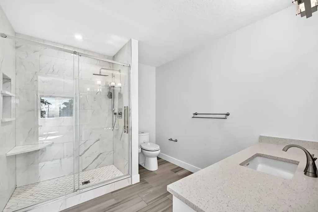 884 East Chestermere Chestermere AB T1X 1A7