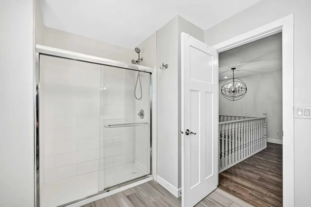 884 East Chestermere Chestermere AB T1X 1A7