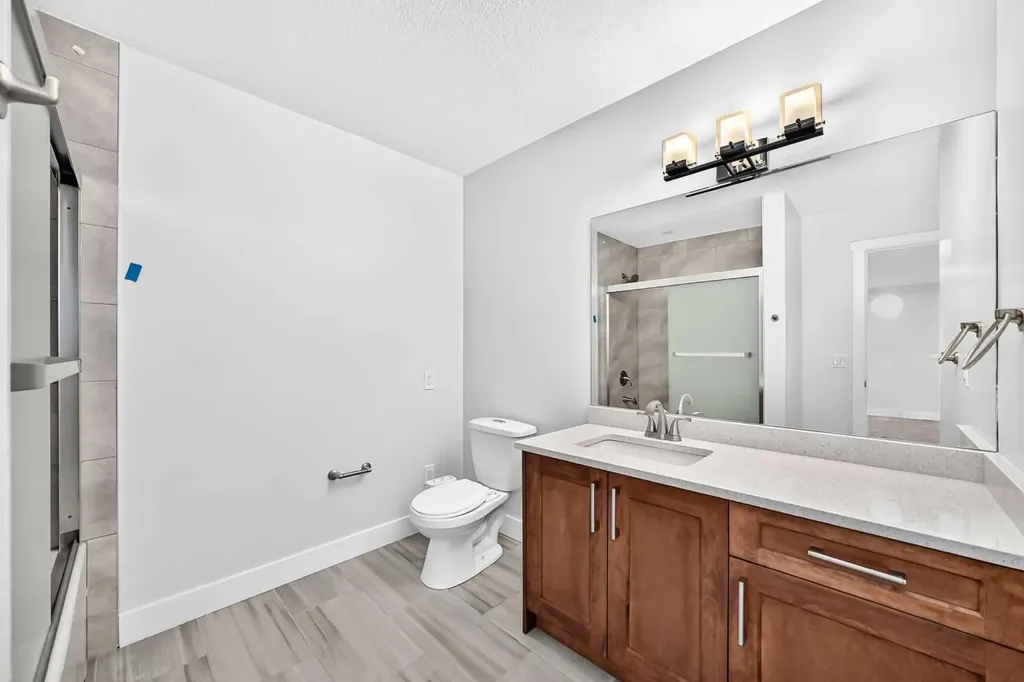 884 East Chestermere Drive Chestermere AB T1X 1A7