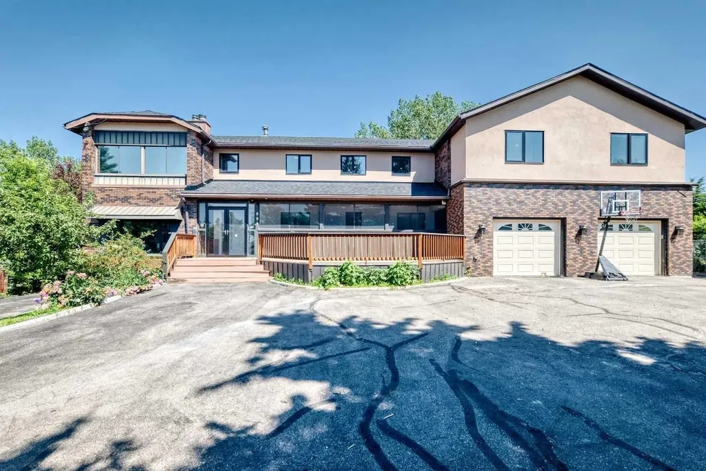 884 East Chestermere Chestermere AB T1X 1A7