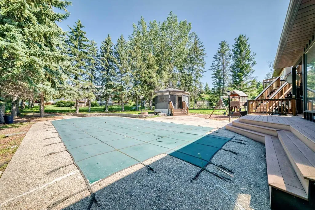 884 East Chestermere Chestermere AB T1X 1A7