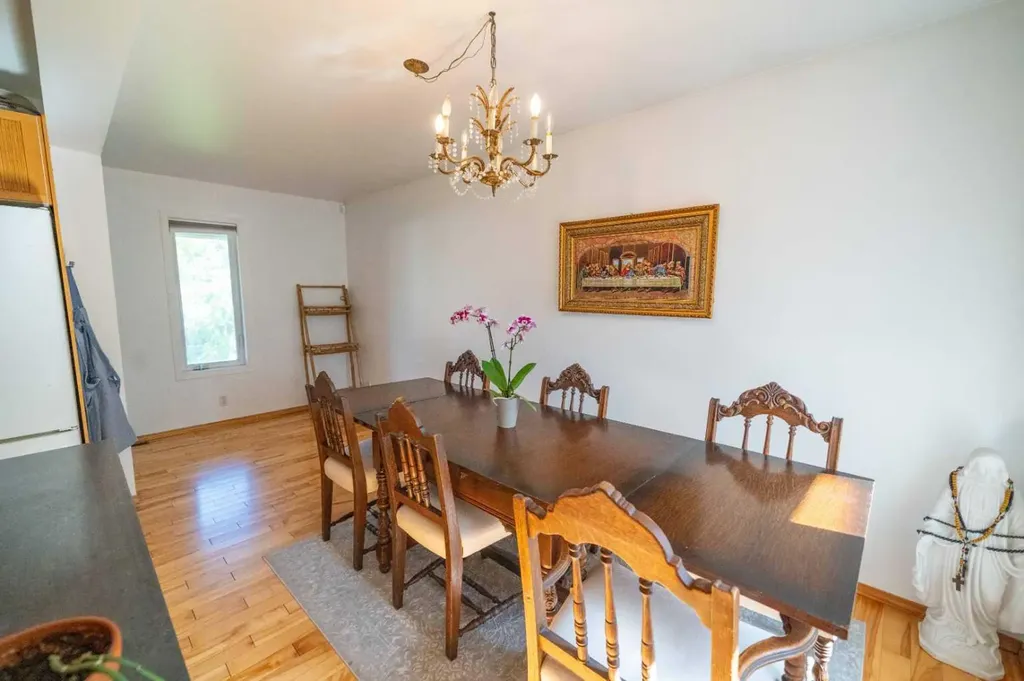 1410 42 Street SW Calgary AB T3C 1Z3