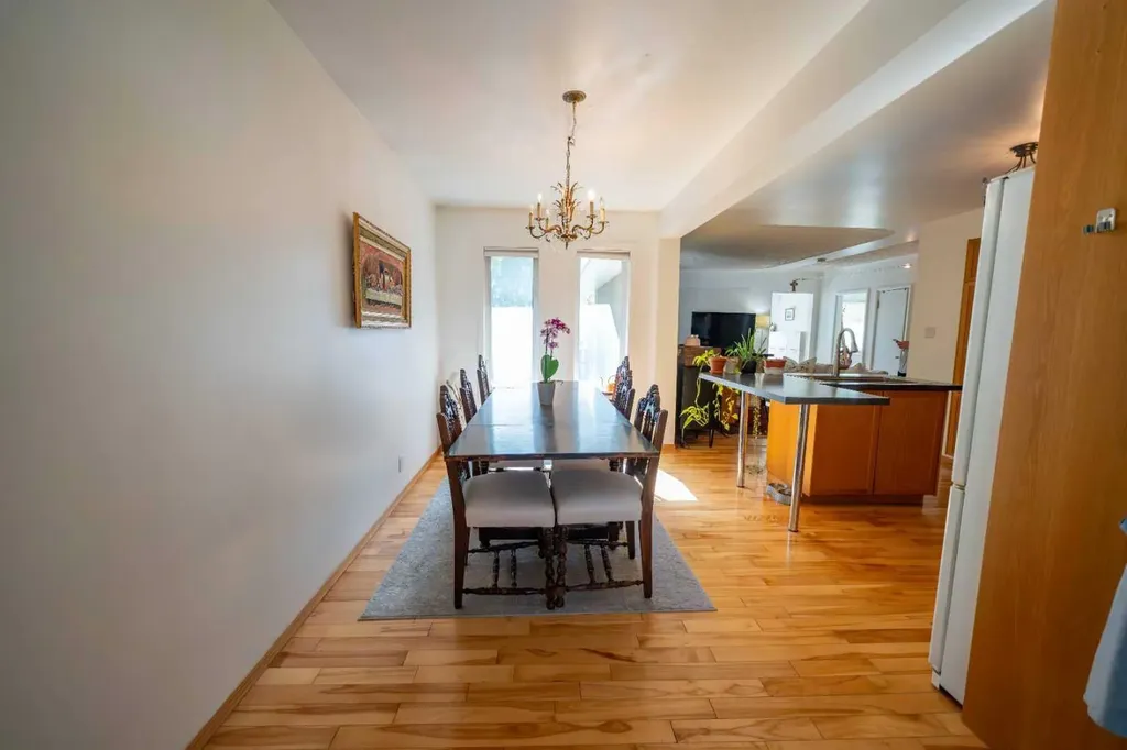 1410 42 Street SW Calgary AB T3C 1Z3