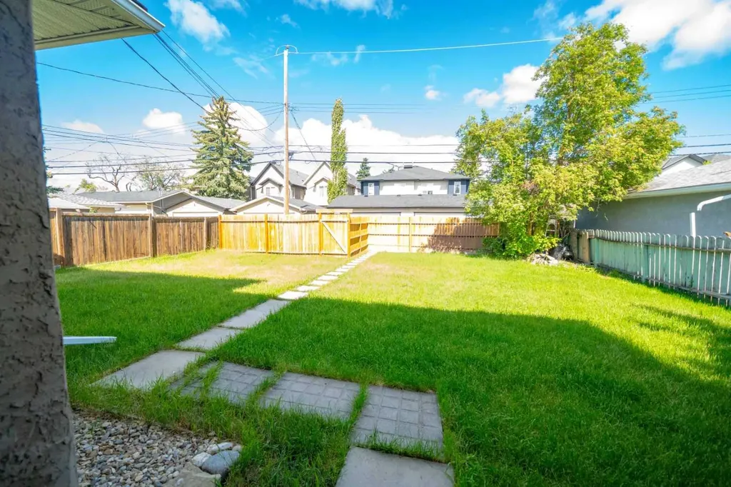 1410 42 Street SW Calgary AB T3C 1Z3