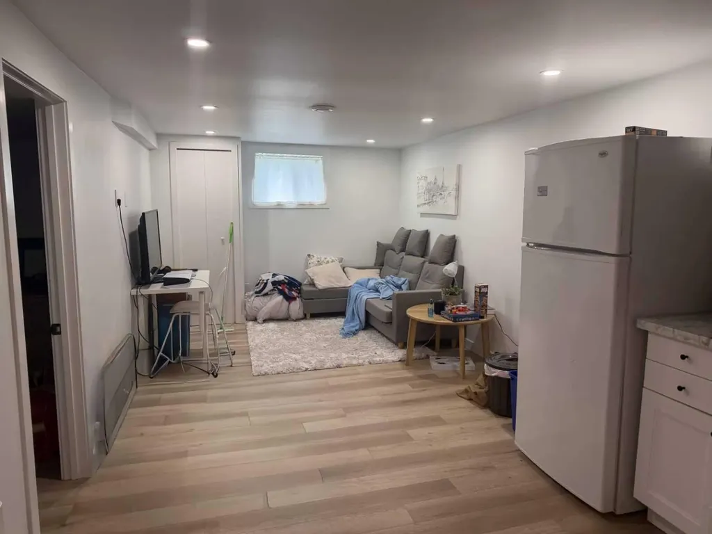 1410 42 Street SW Calgary AB T3C 1Z3