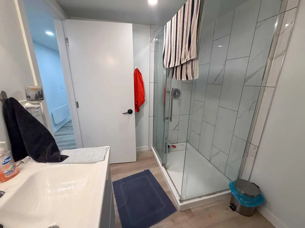 1410 42 Street SW Calgary AB T3C 1Z3
