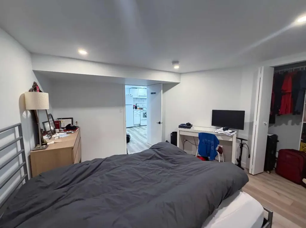 1410 42 Street SW Calgary AB T3C 1Z3