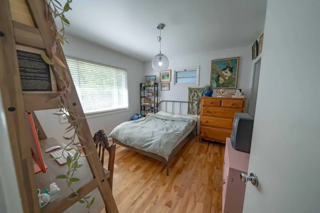 1410 42 Street SW Calgary AB T3C 1Z3