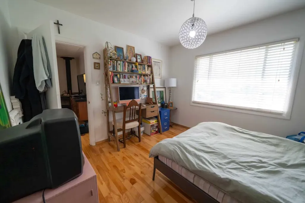 1410 42 Street SW Calgary AB T3C 1Z3
