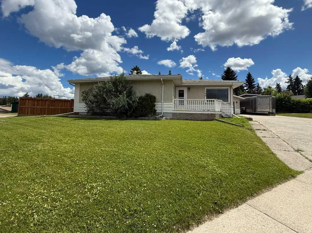 106 Sunwapta Drive Hinton AB T7V 1G3